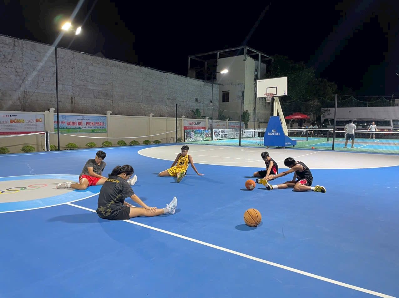 Cụm sân Bóng rổ - Pickleball Quận 7 5