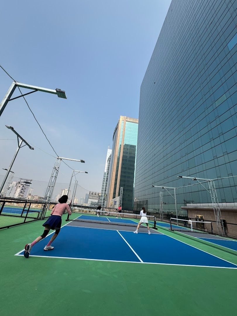Rooftop Pickleball & Billiards 1