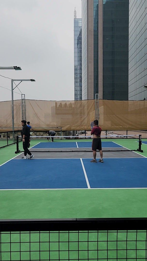 Rooftop Pickleball & Billiards 8