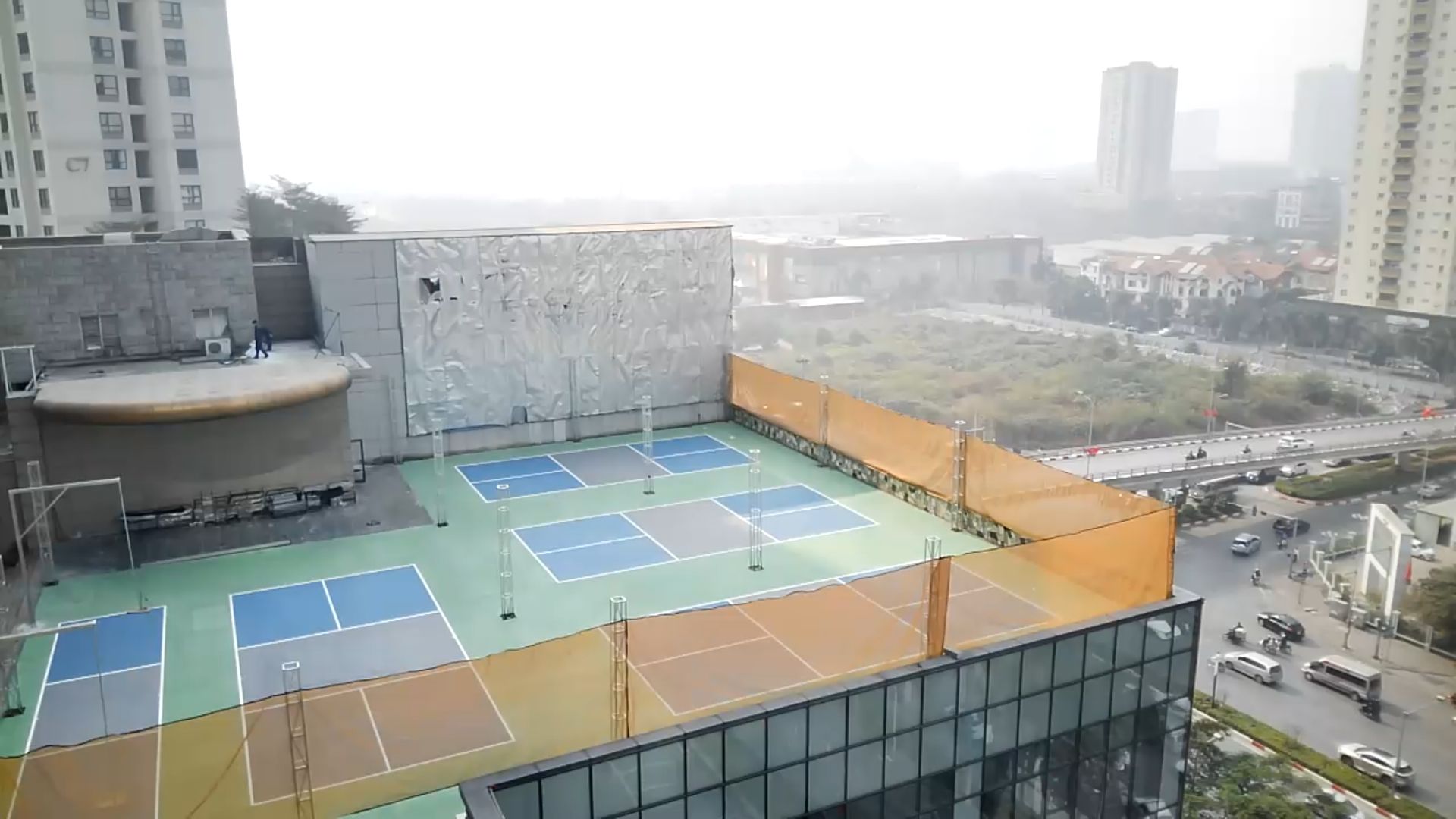 Rooftop Pickleball & Billiards 9