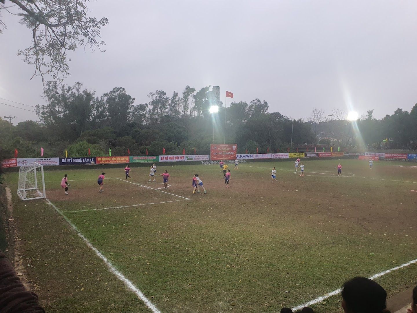 Sân bóng Chùa Trầm 10