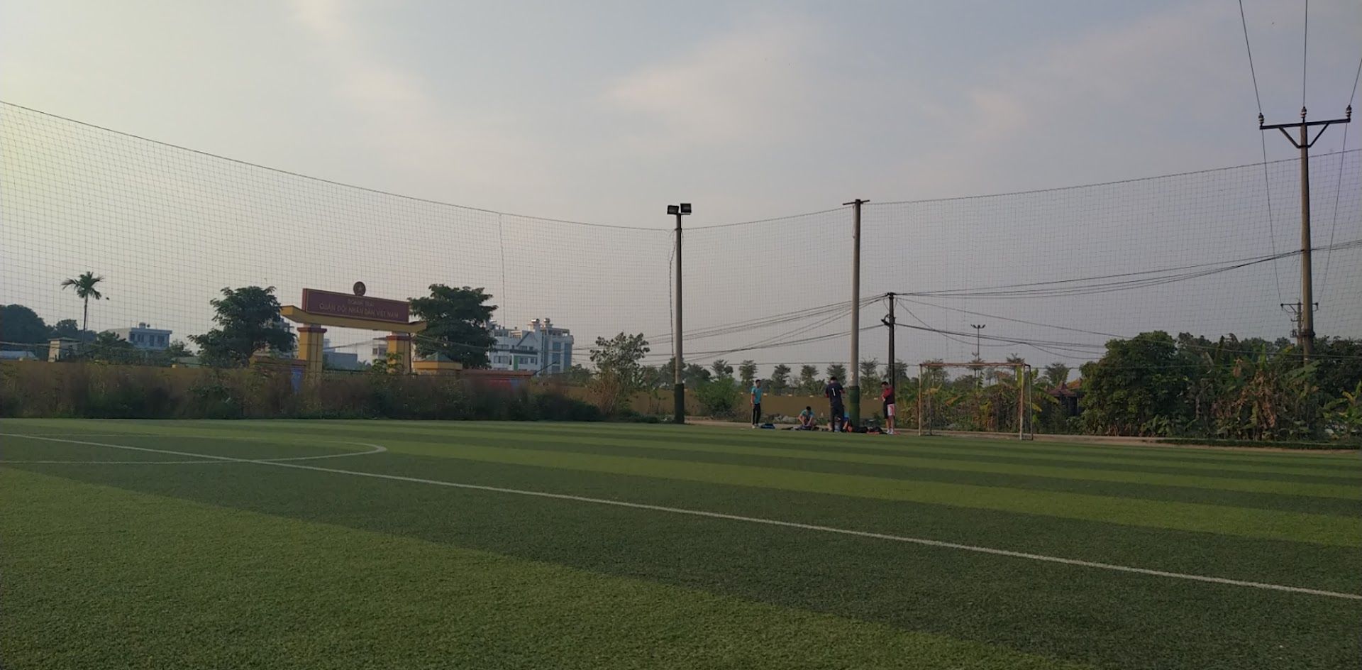 Sân Bóng Đá Gia Quất 10