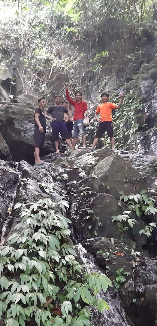 Sân bóng đá hữu văn 8