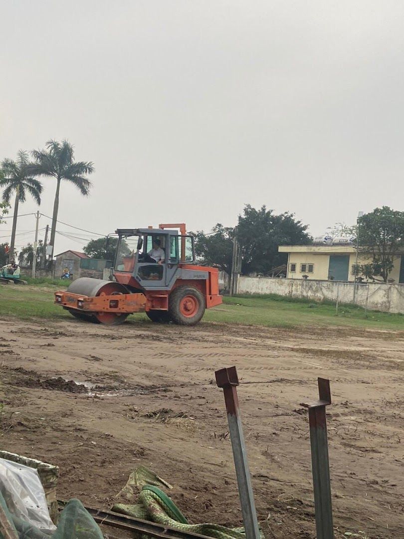 Sân bóng đá làng Văn Trai xã Văn Hoàng 5