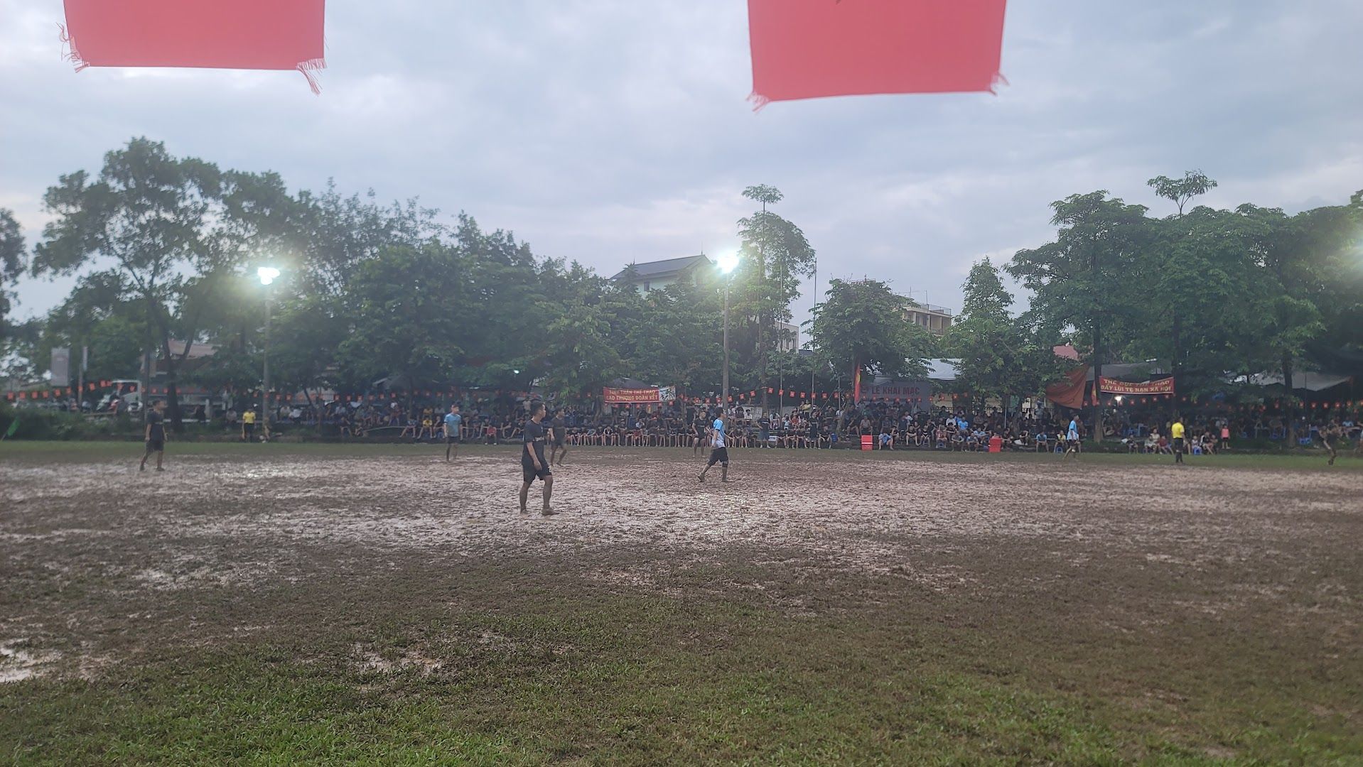 Sân bóng đá thôn hoàng trung 3