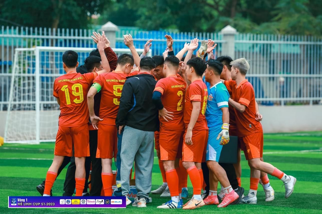 Sân Bóng Đại học Tài chính - Ngân hàng Hà Nội 4