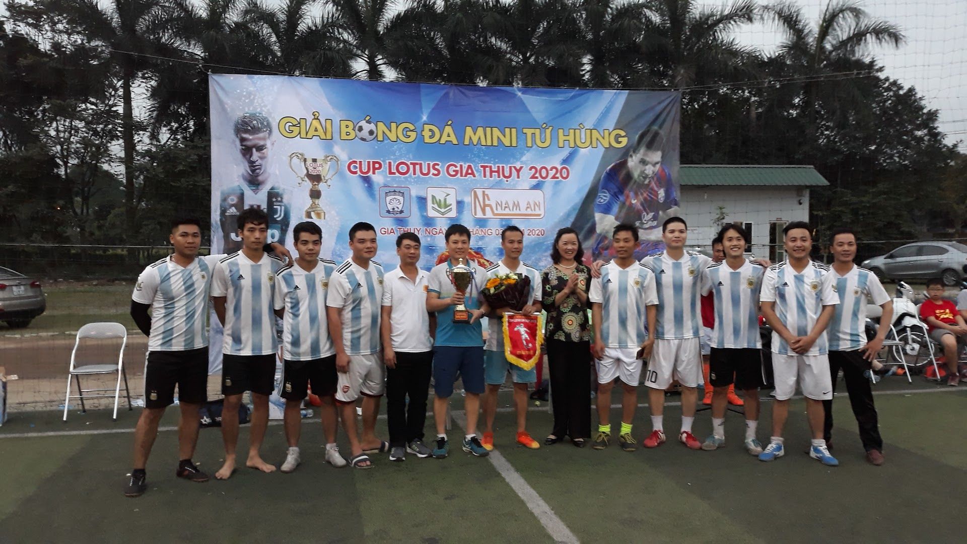 Sân bóng Đảo Sen 2