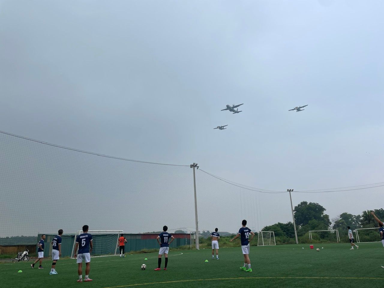Sân Bóng Đảo Sen 2 3