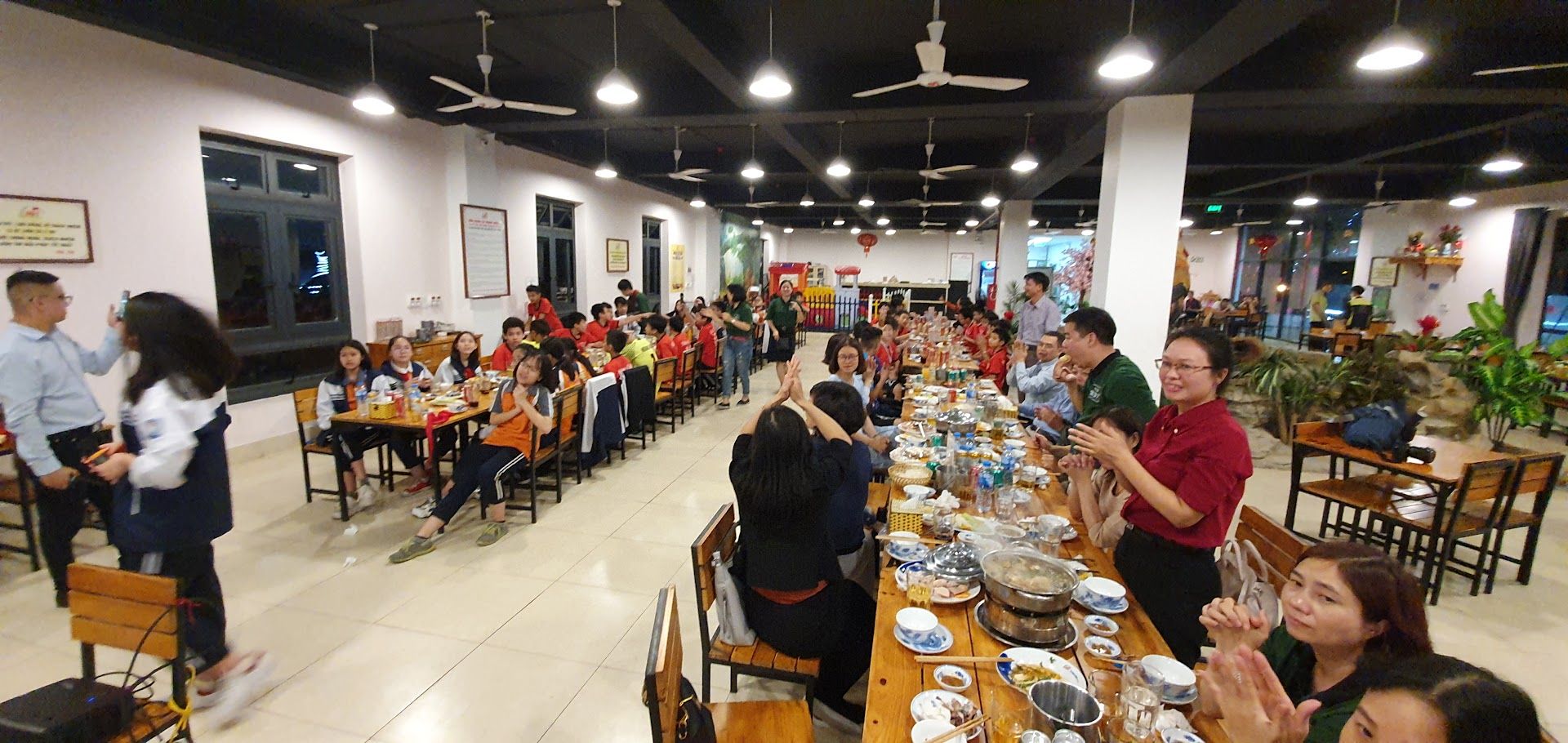 Sân bóng Đảo Sen 3