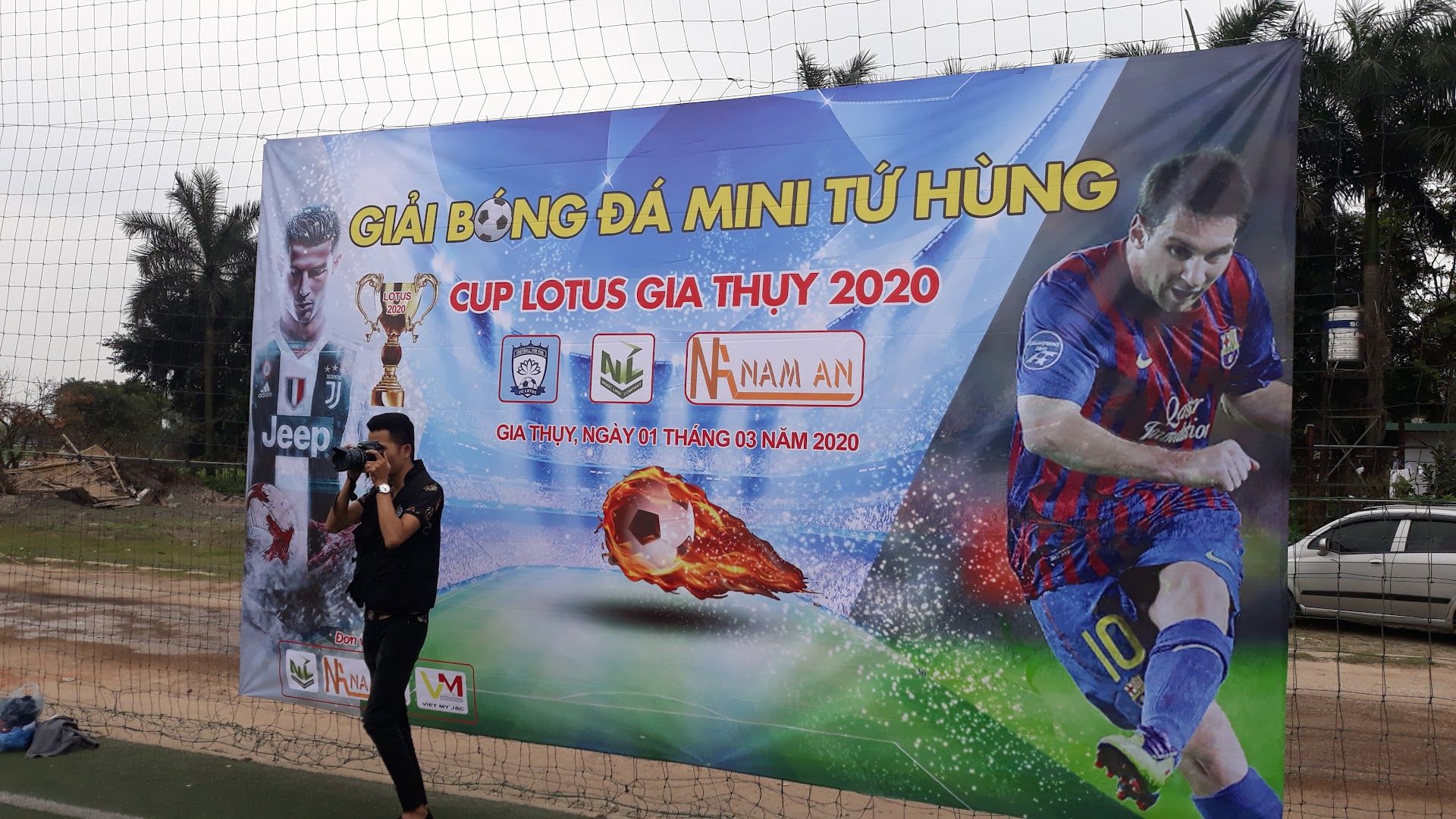 Sân bóng Đảo Sen 4