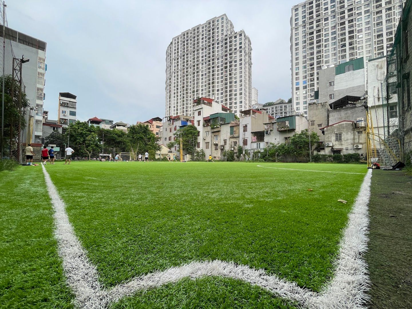 Sân bóng Giáp Nhất 1