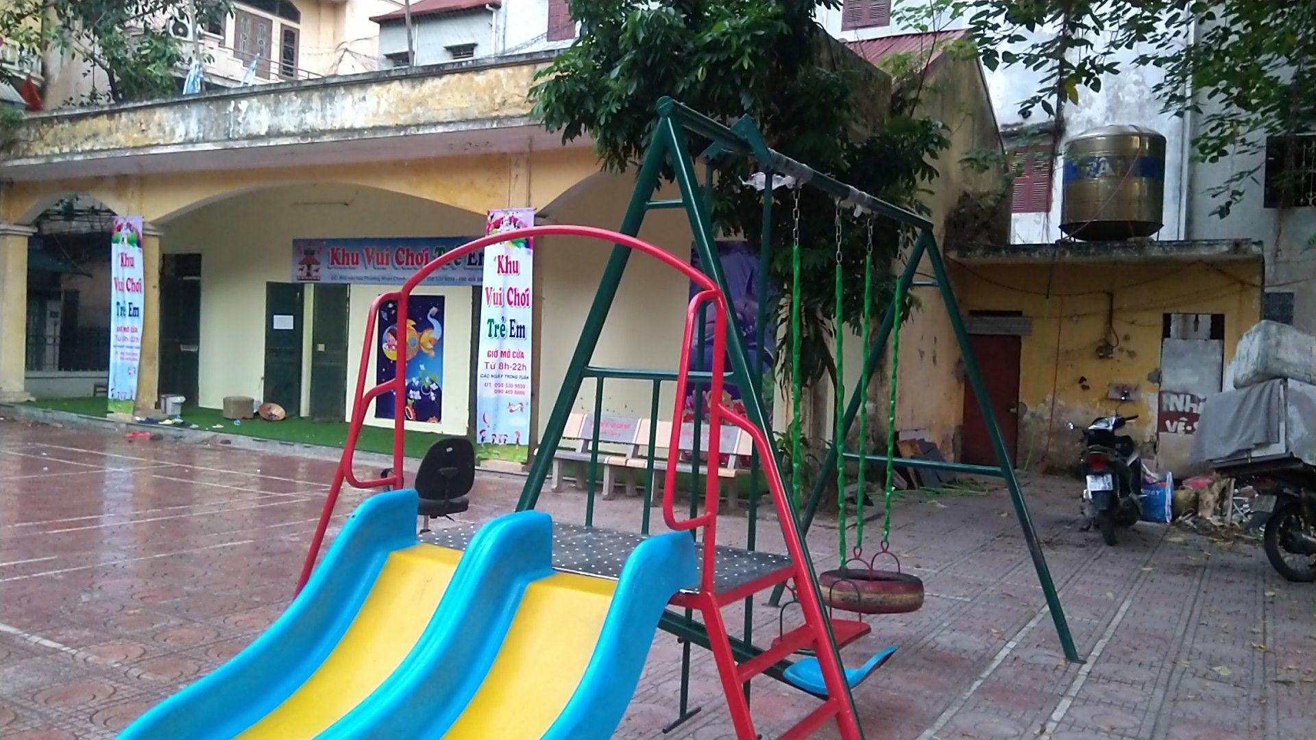 Sân bóng Giáp Nhất 8