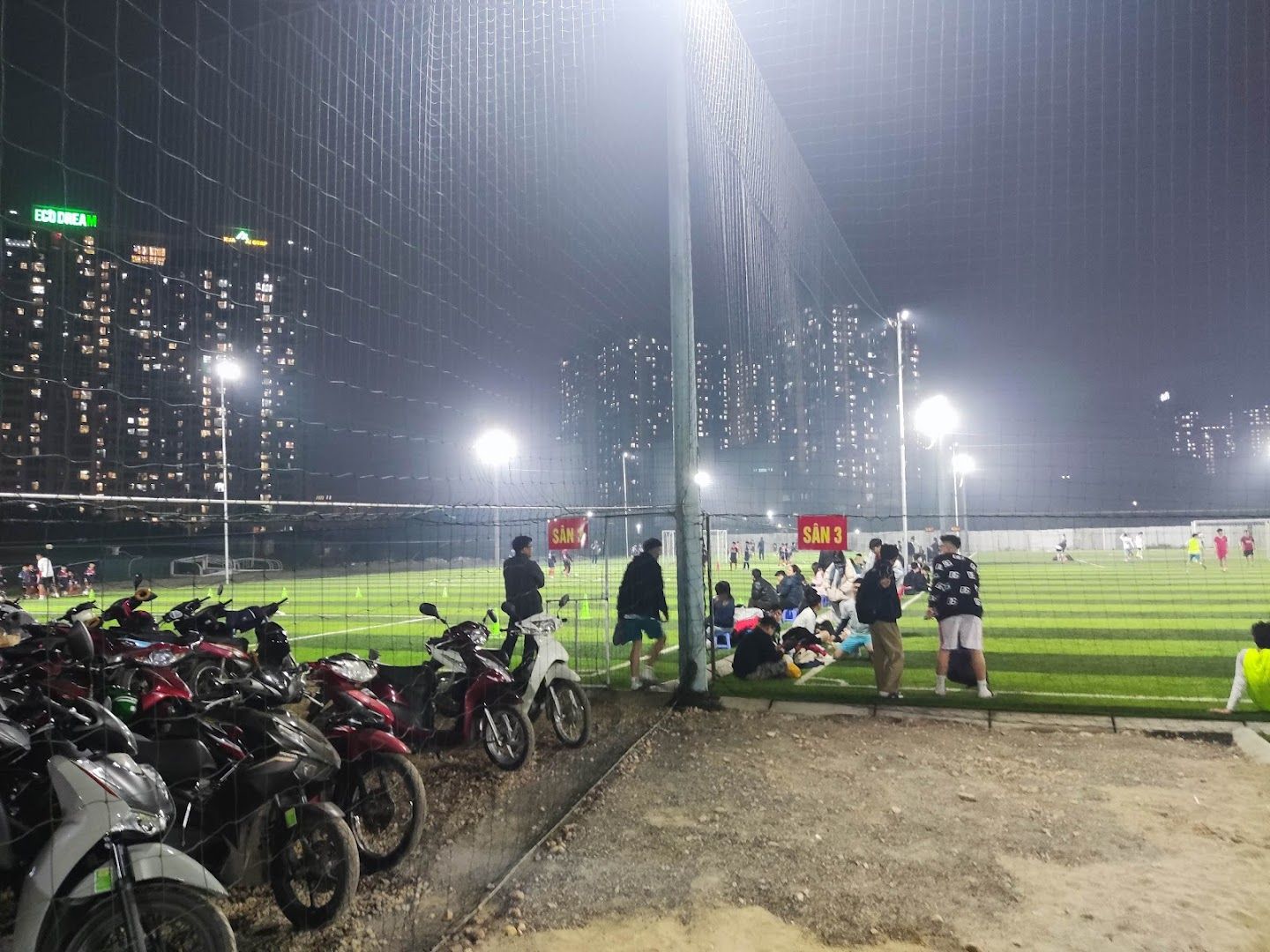 Sân bóng Hà Nội Green 4