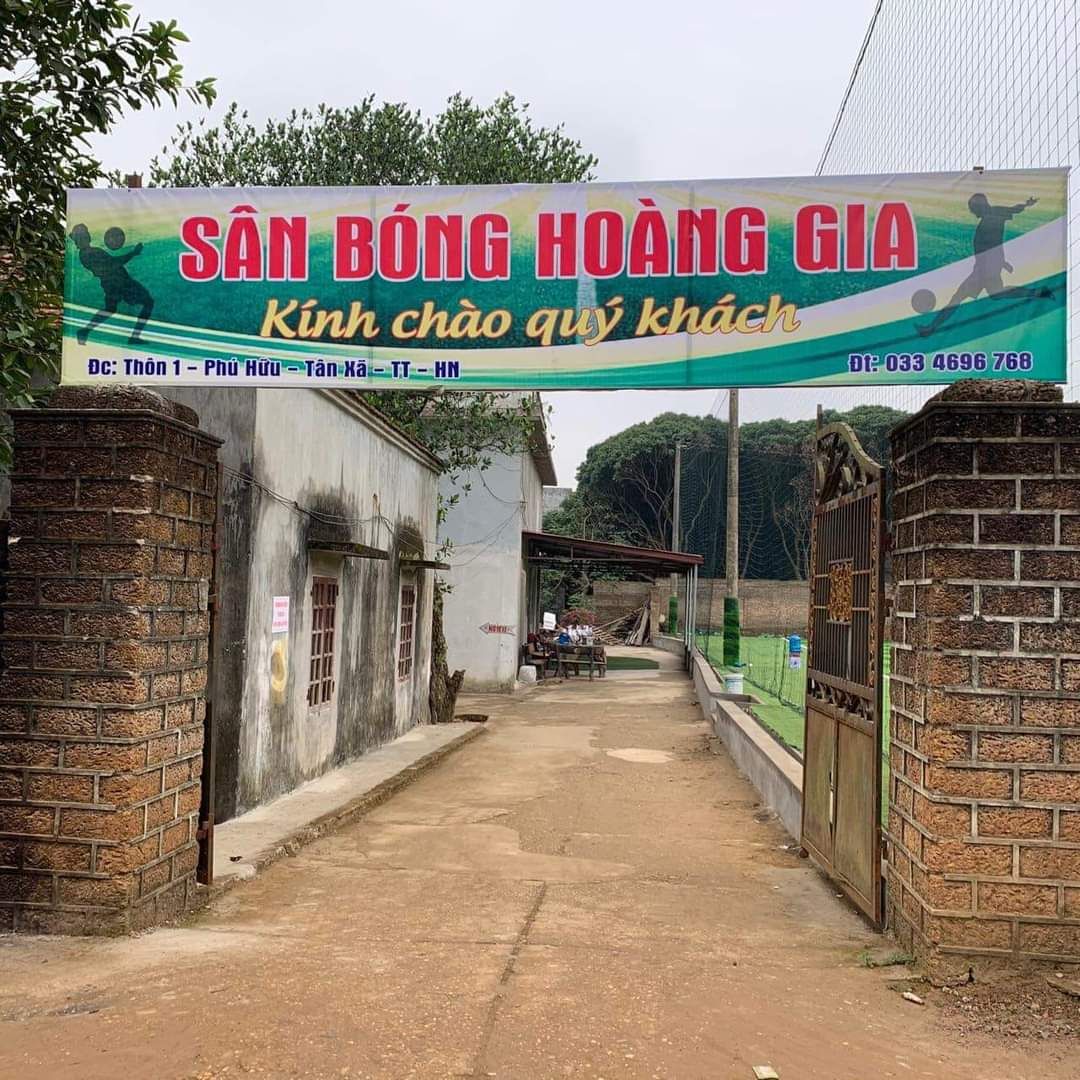Sân Bóng Hoàng Gia 4