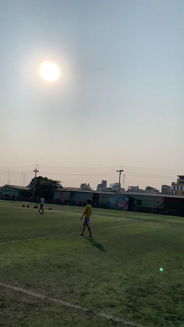 Sân bóng Hồng Ân 2