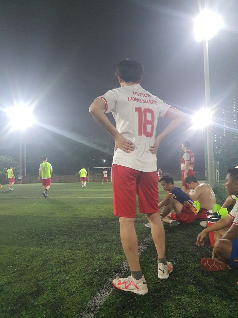 Sân bóng Hồng Ân 7