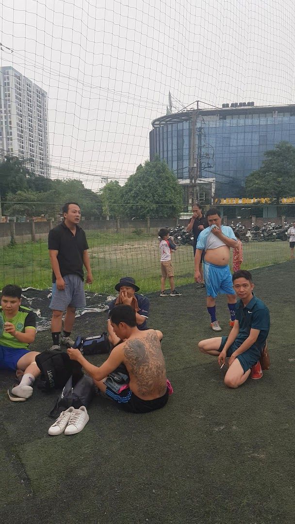 Sân bóng Hồng Ân 8