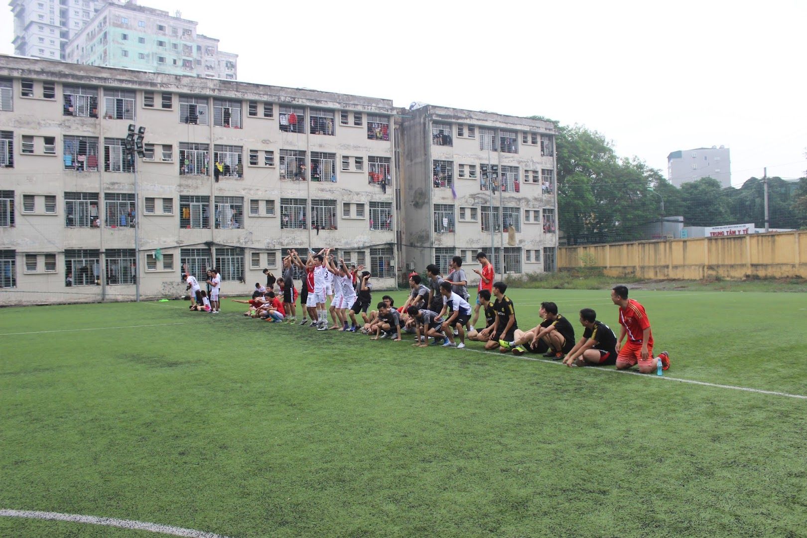 Sân bóng Kí túc xá Đại học Bách Khoa Hà Nội 2