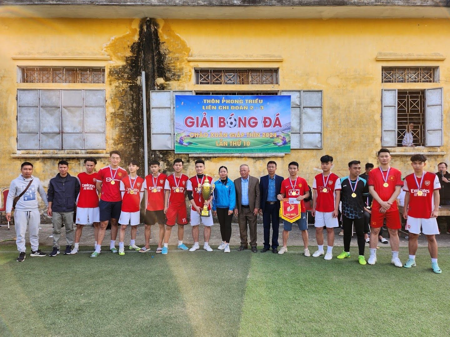 Sân bóng Làng Trào - Phong Triều 9
