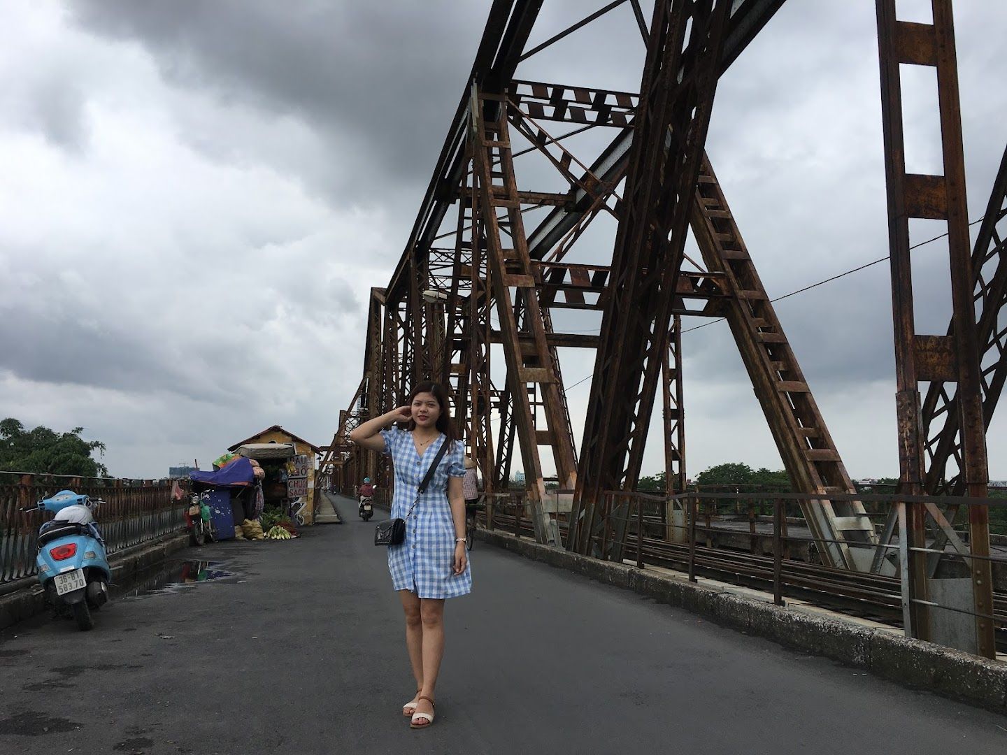 Sân Bóng Long Biên 6