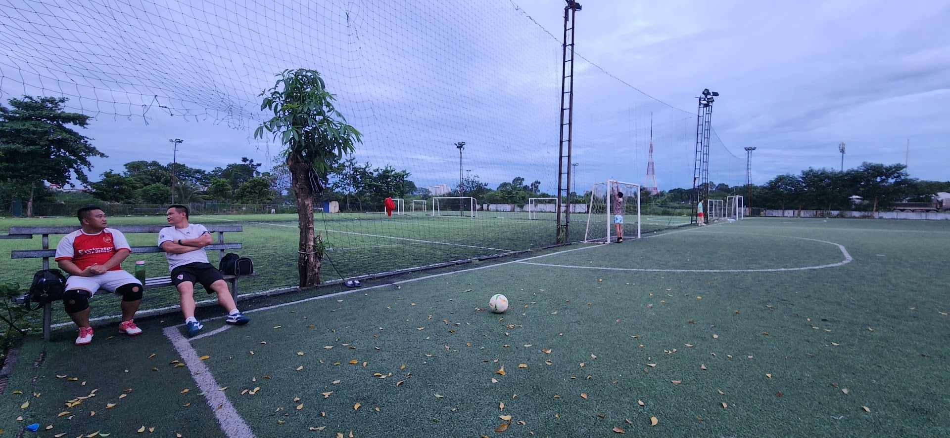 Sân Bóng Mễ Trì Thượng 6