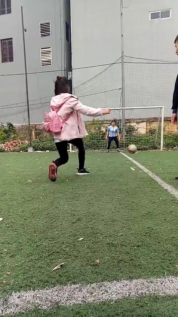 Sân Bóng Mic 2