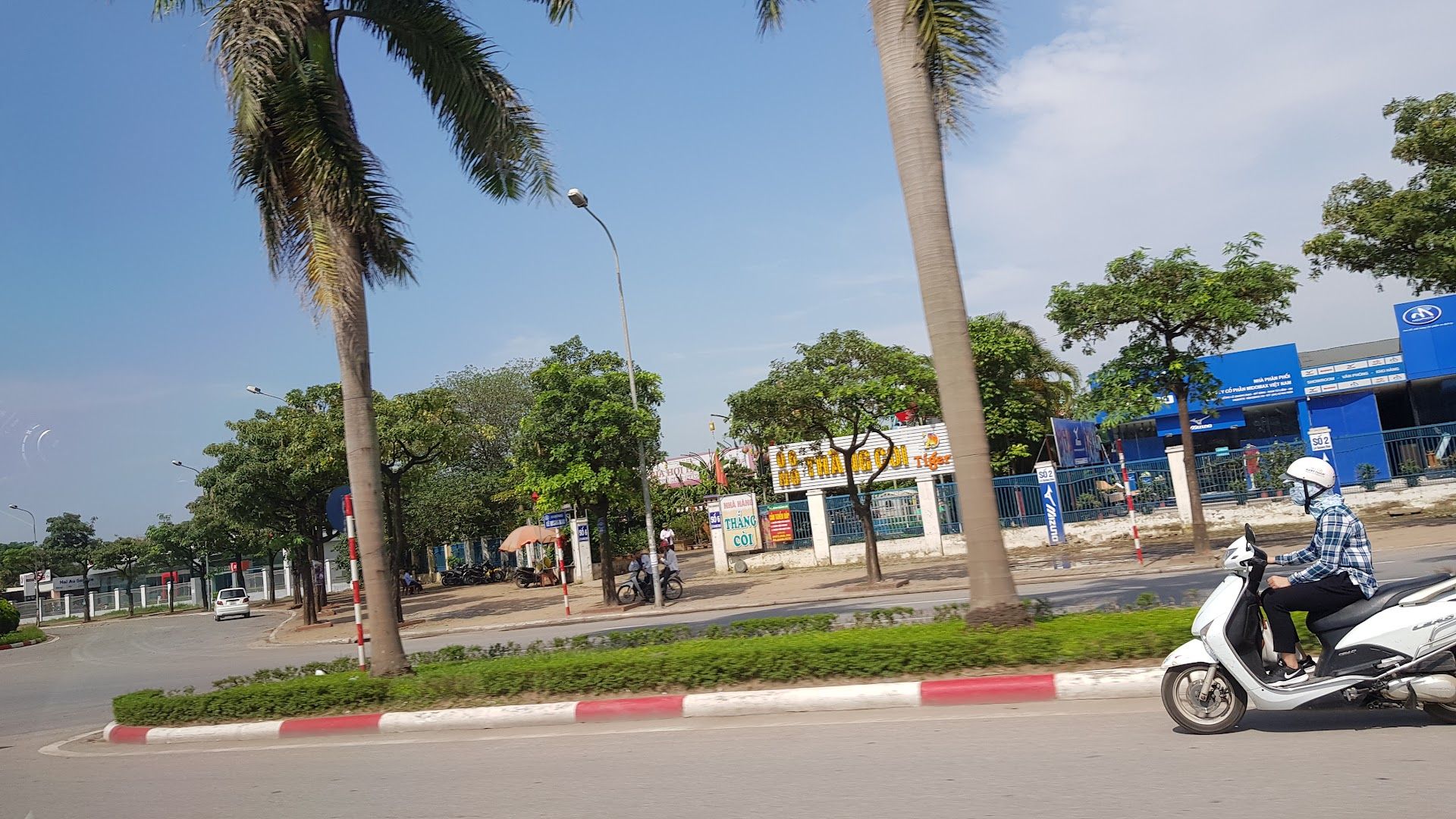 Sân bóng Nhân mỹ 10