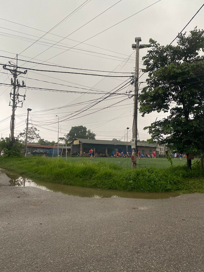 Sân bóng Phú Hà 9