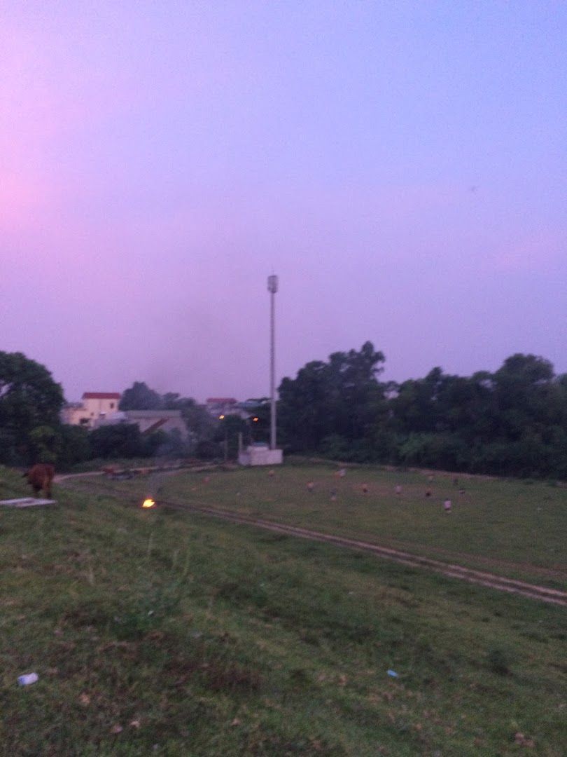 Sân bóng Phú Nhi_Phú Thịnh Sơn Tây 4