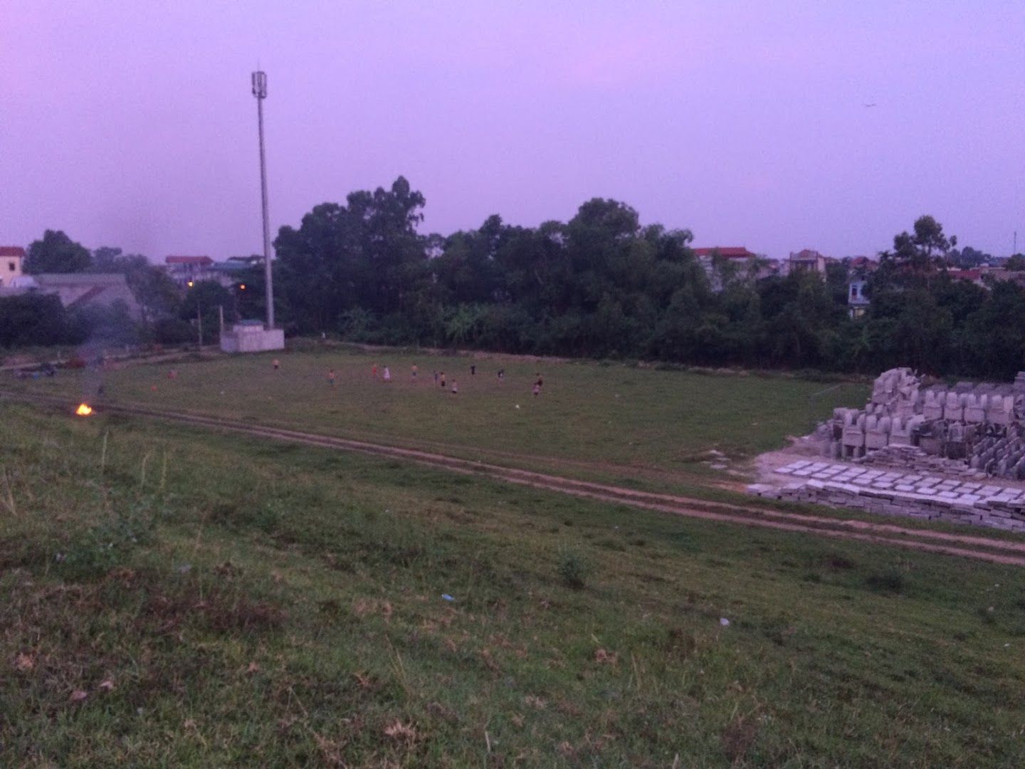 Sân bóng Phú Nhi_Phú Thịnh Sơn Tây 5