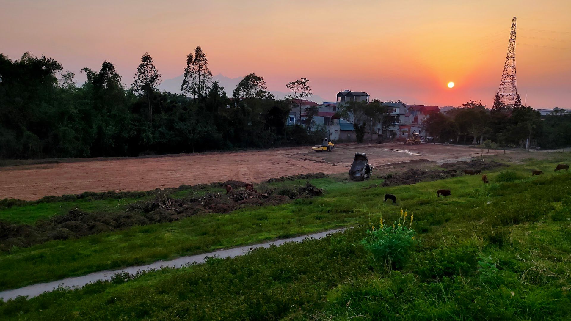 Sân bóng Phú Nhi_Phú Thịnh Sơn Tây 7