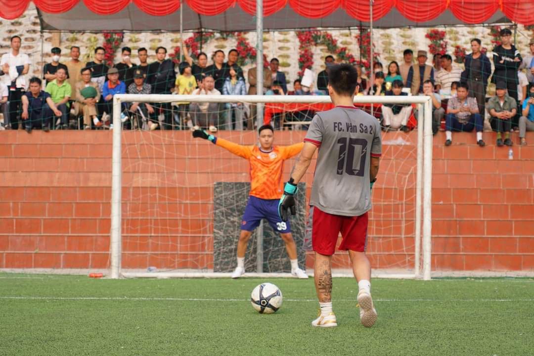 Sân Bóng Tản Hồng 4