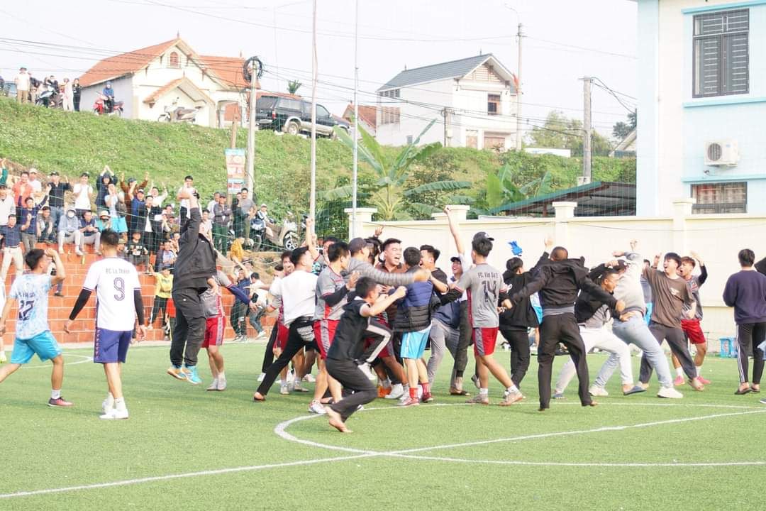 Sân Bóng Tản Hồng 6