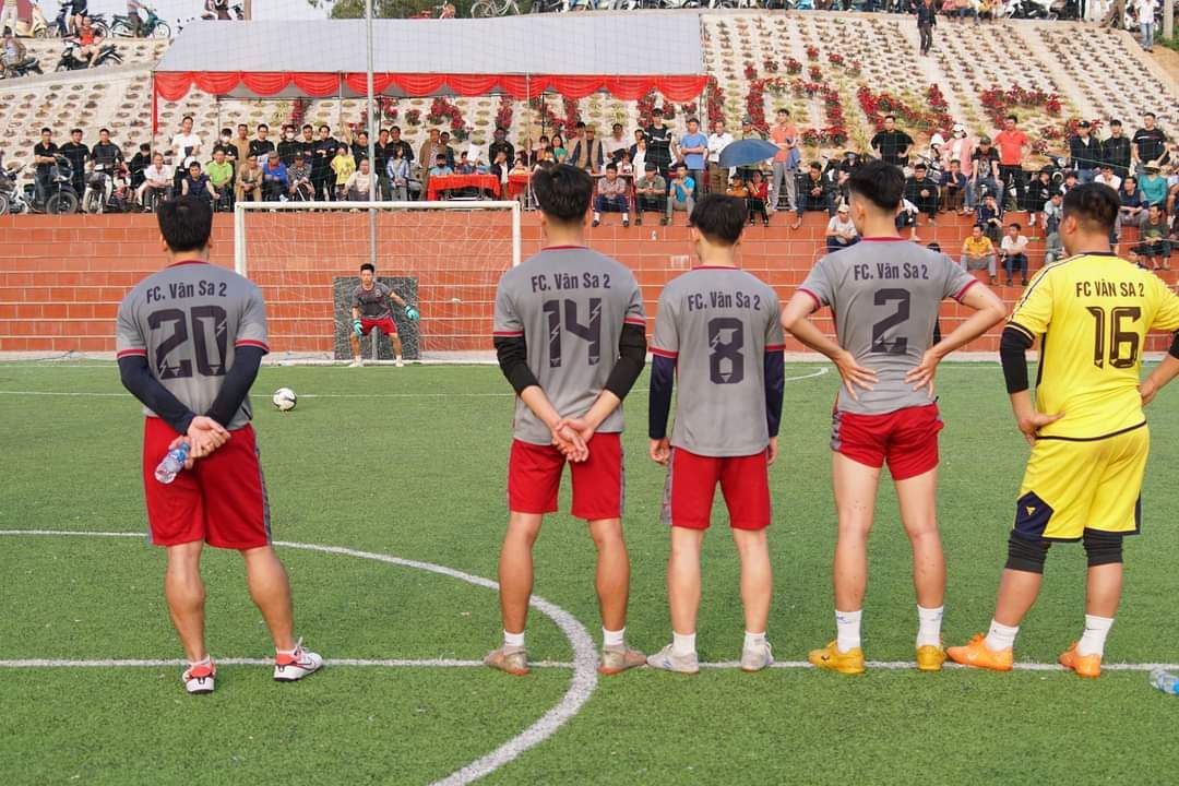 Sân Bóng Tản Hồng 8
