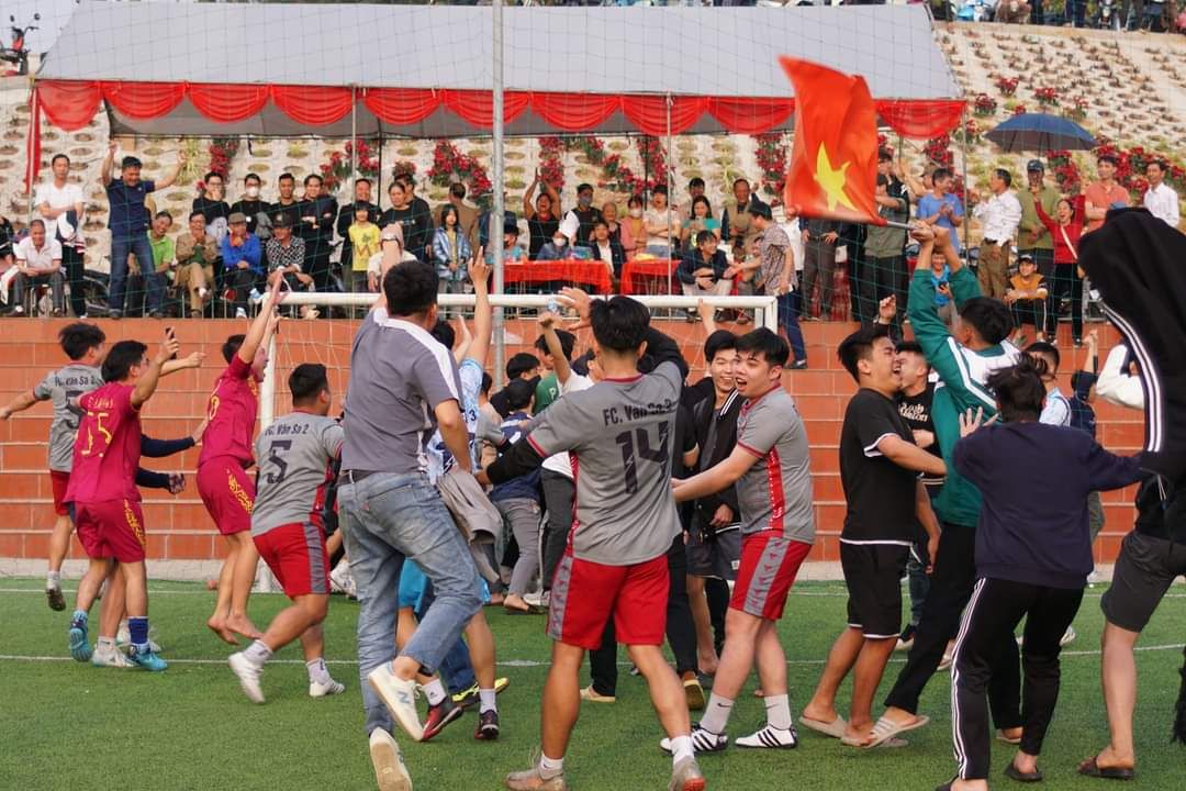 Sân Bóng Tản Hồng 9
