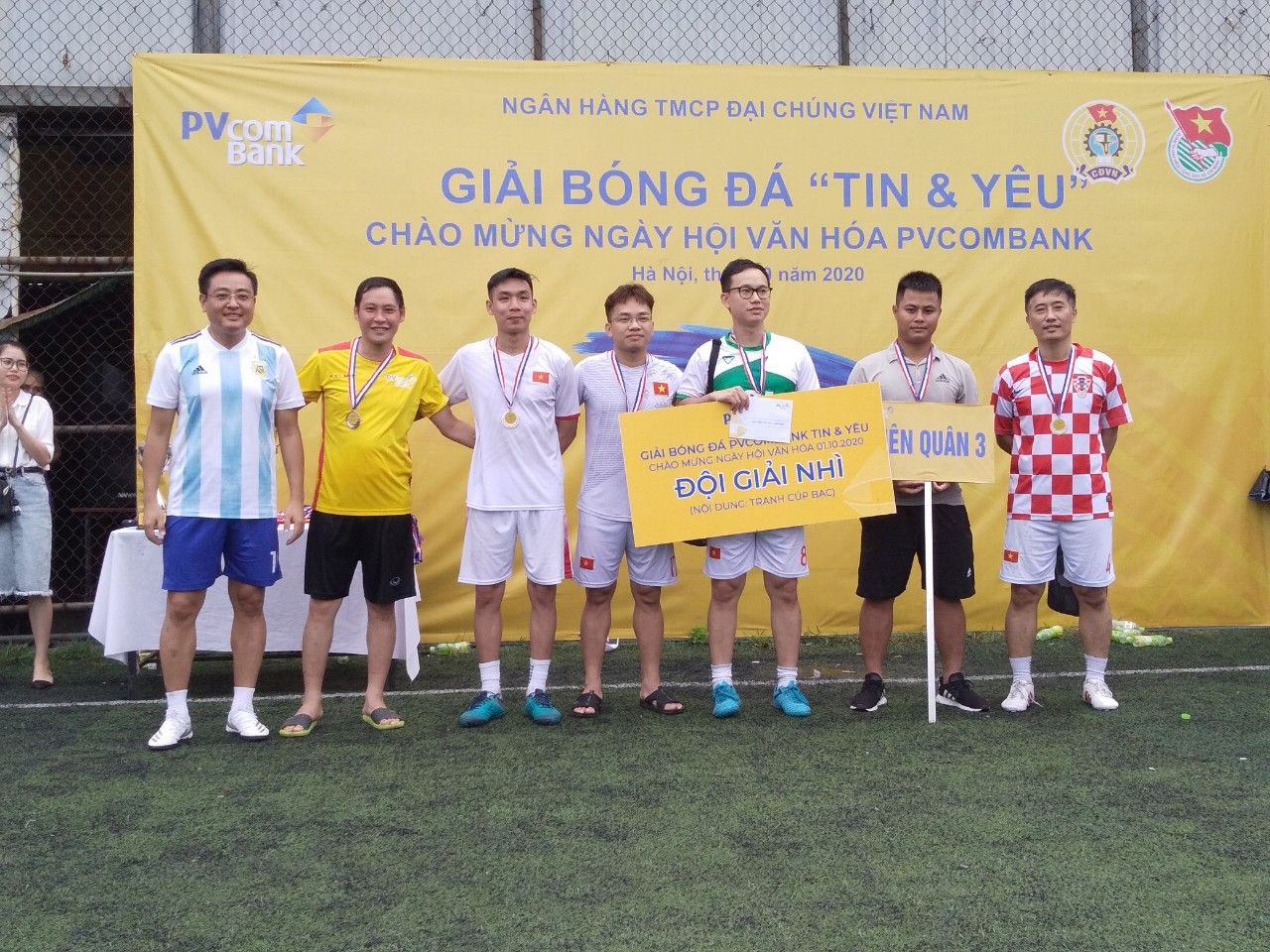 Sân bóng Tân Triều 9