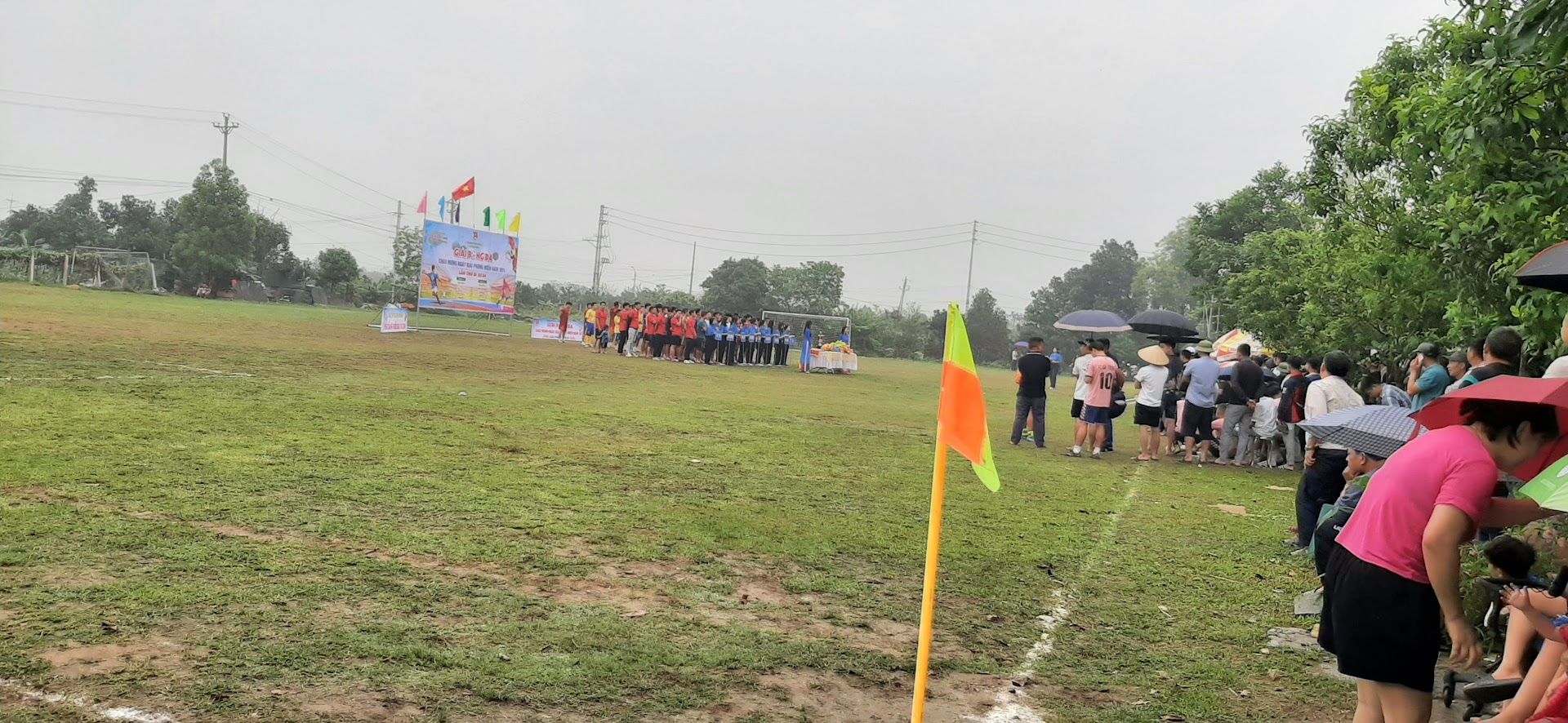 Sân bóng thôn Đồng (Tổ 8, thị trấn Quang Minh) 2