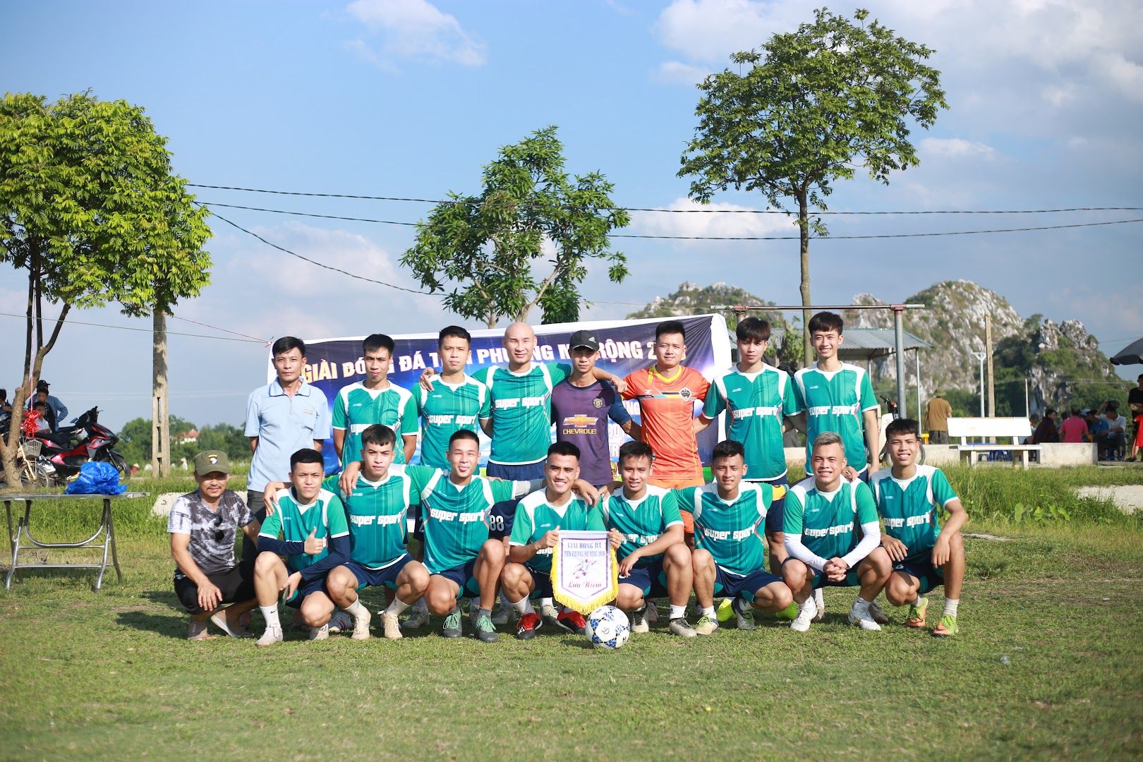 Sân Bóng Thôn Quyết Tiến 5