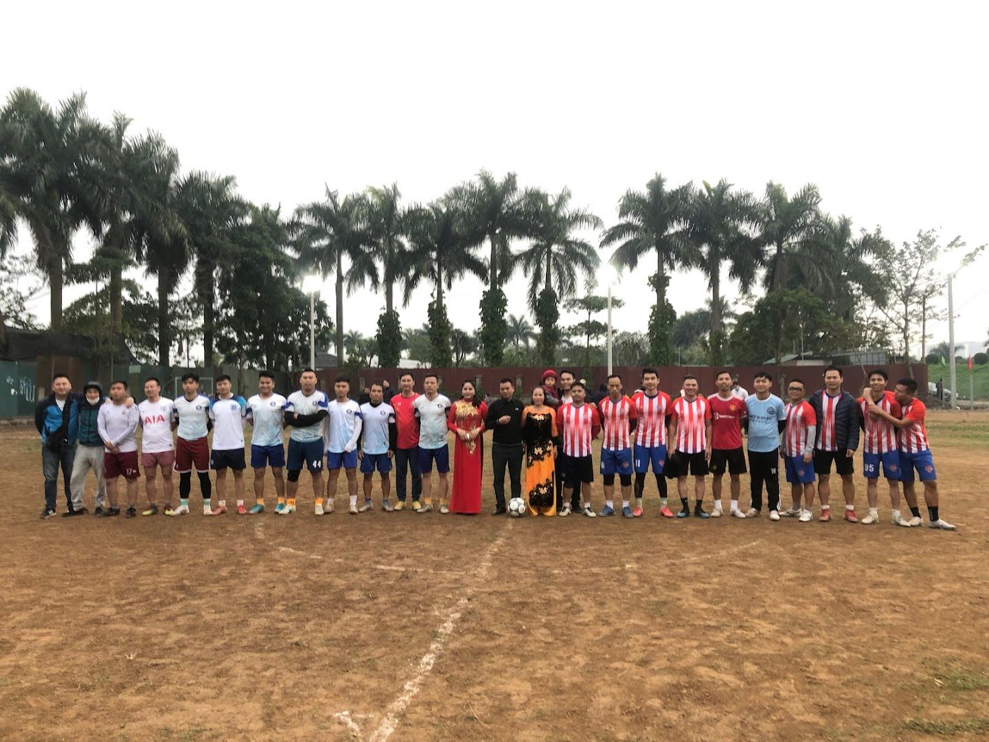 Sân bóng Thôn Tử Đình 10