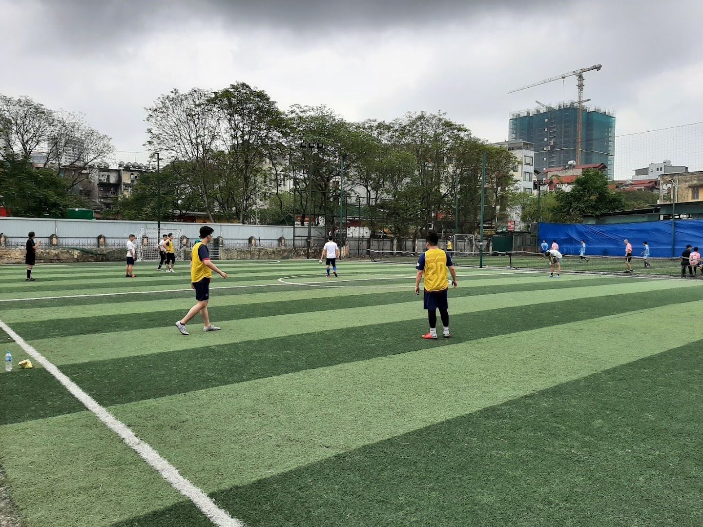 Sân bóng Trần Quốc Hoàn 1