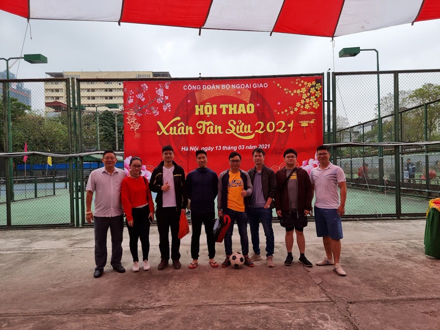 Sân bóng Trần Quốc Hoàn 6