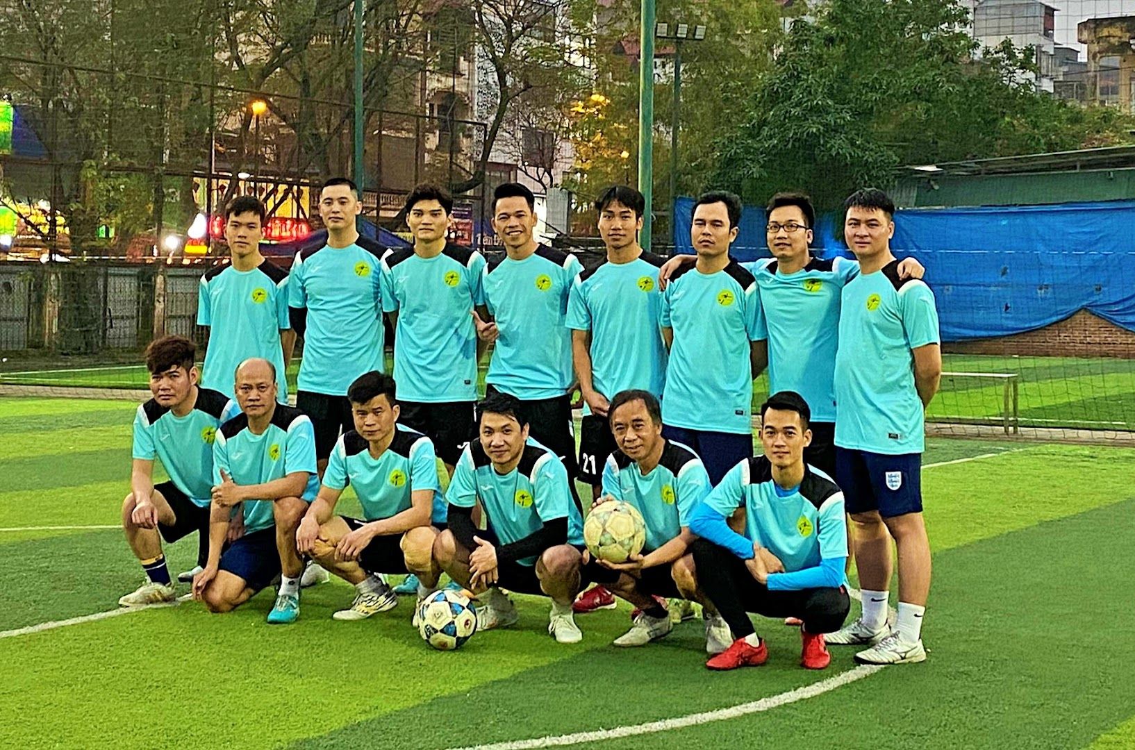 Sân bóng Trần Quốc Hoàn 8