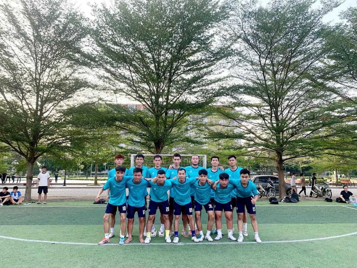Sân Bóng Trường Đại Học CN Việt Hung 4