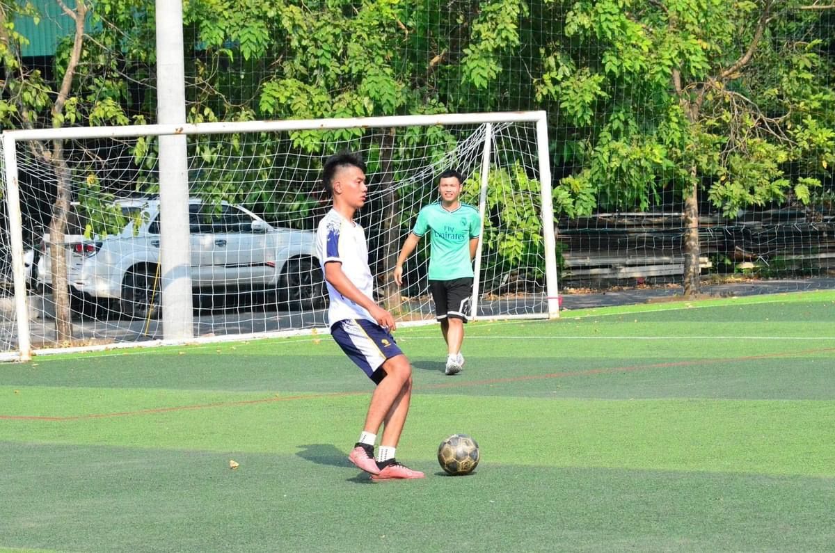 Sân Bóng Trường Đại Học CN Việt Hung 5