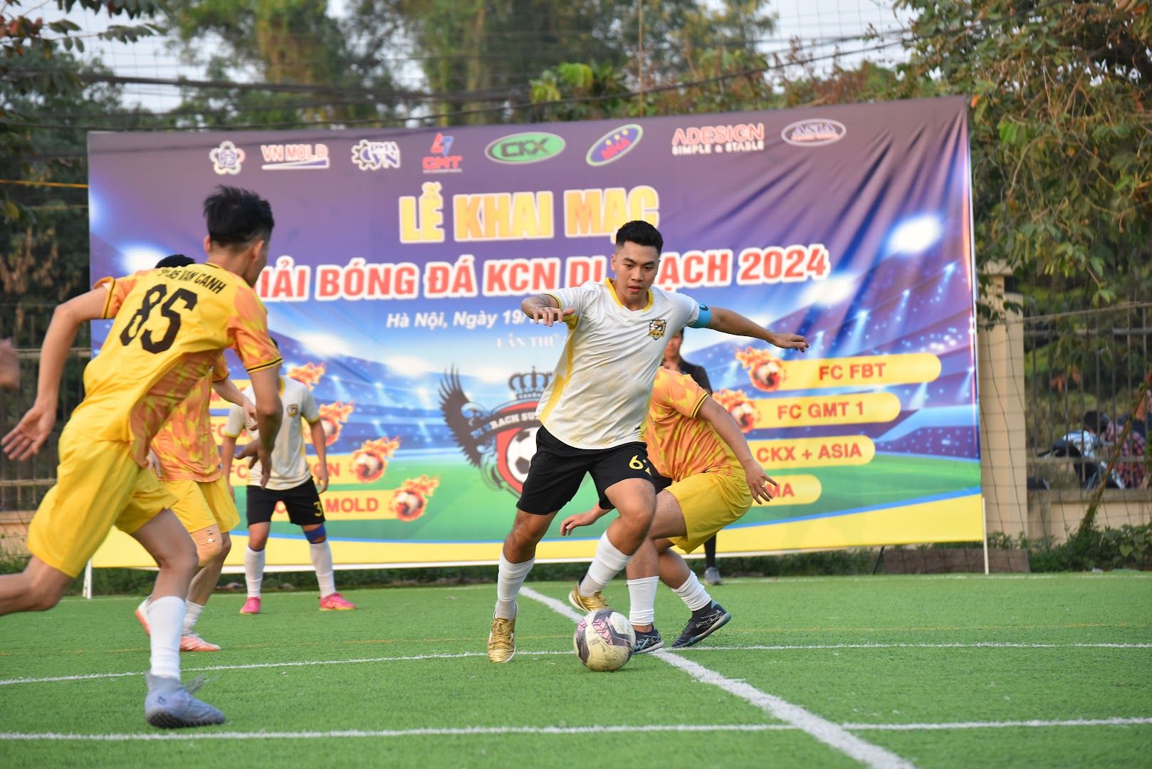 Sân Bóng Vân Canh 2