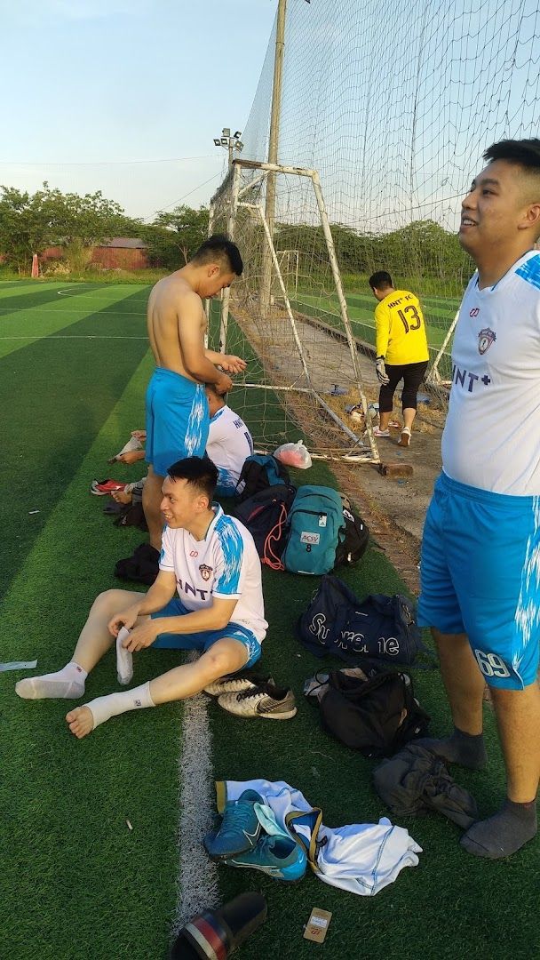 Sân Bóng Ven Đê 2 8