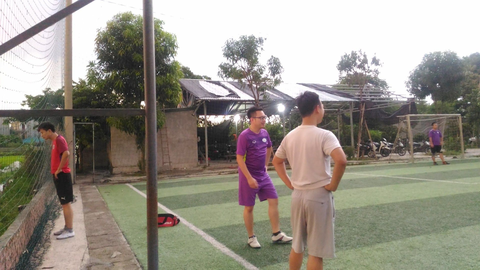 Sân cỏ nhân tạo thôn Ấp Tó 1