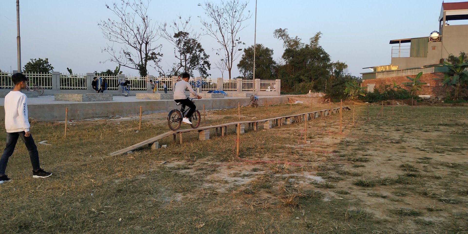 Sân Thể Thao Thượng Khê 4