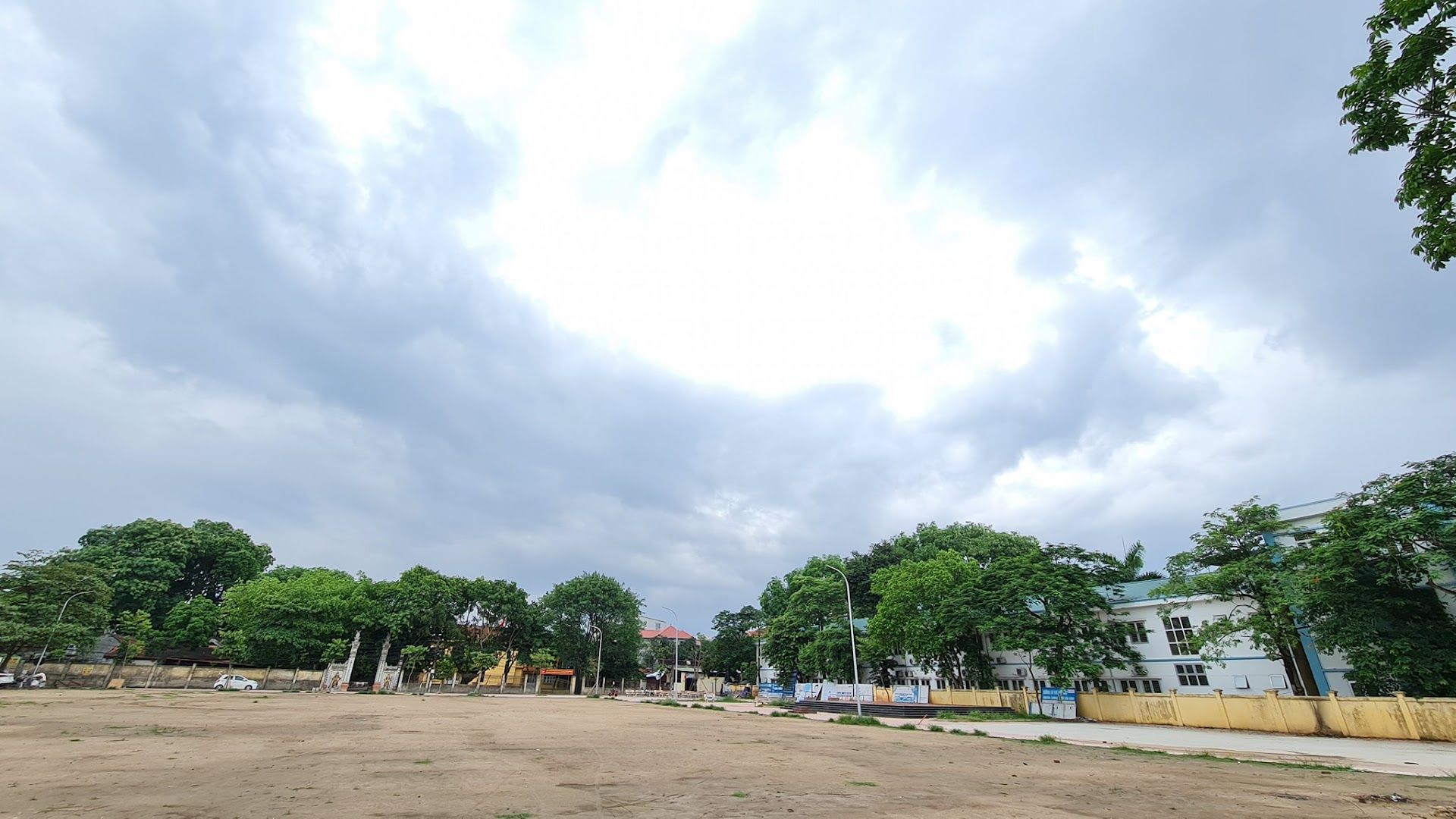 Sân Vận Động Giai Lạc 1