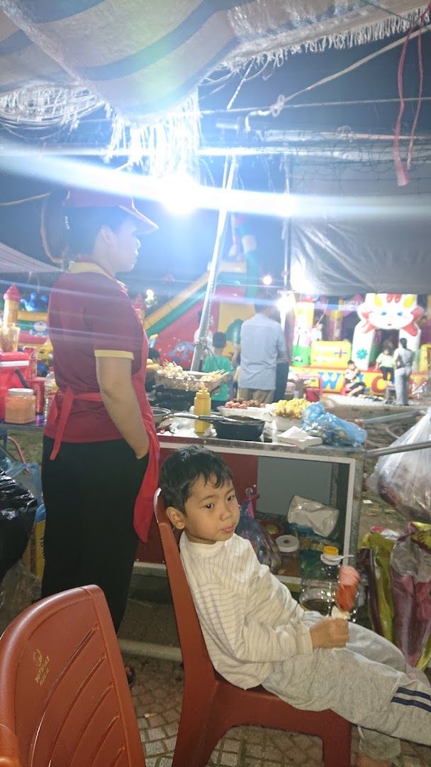 Sân Vận Động Giai Lạc 5